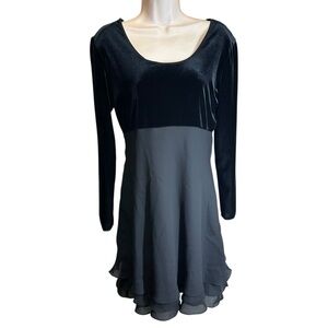 Rhapsody vtg women’s black velvet dress whimsigoth tiered hem sz 6 90s grunge